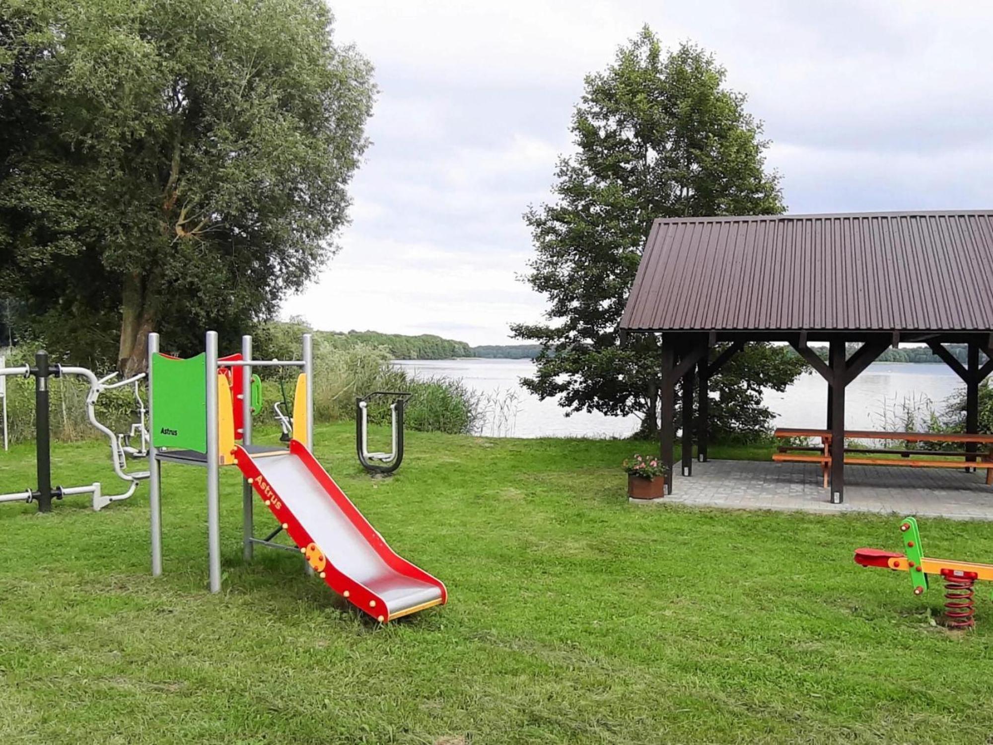 Holiday House With Garden, Lake View, Dabrowica Dabrowica  エクステリア 写真